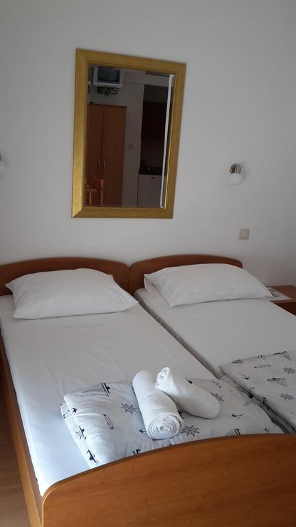 Sunrise Studio Apartments 3 로크바 로고즈니차 외부 사진