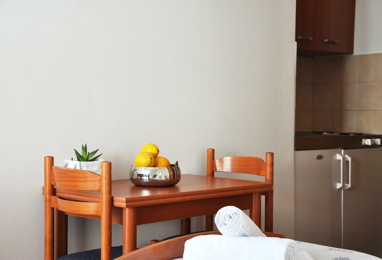 Sunrise Studio Apartments 3 로크바 로고즈니차 외부 사진