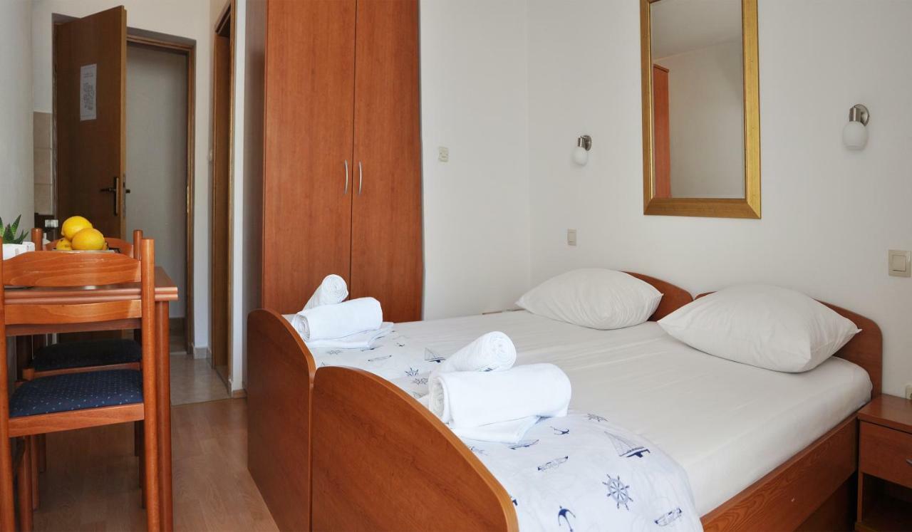 Sunrise Studio Apartments 3 로크바 로고즈니차 외부 사진