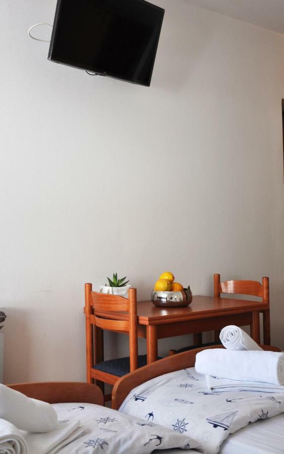 Sunrise Studio Apartments 3 로크바 로고즈니차 외부 사진