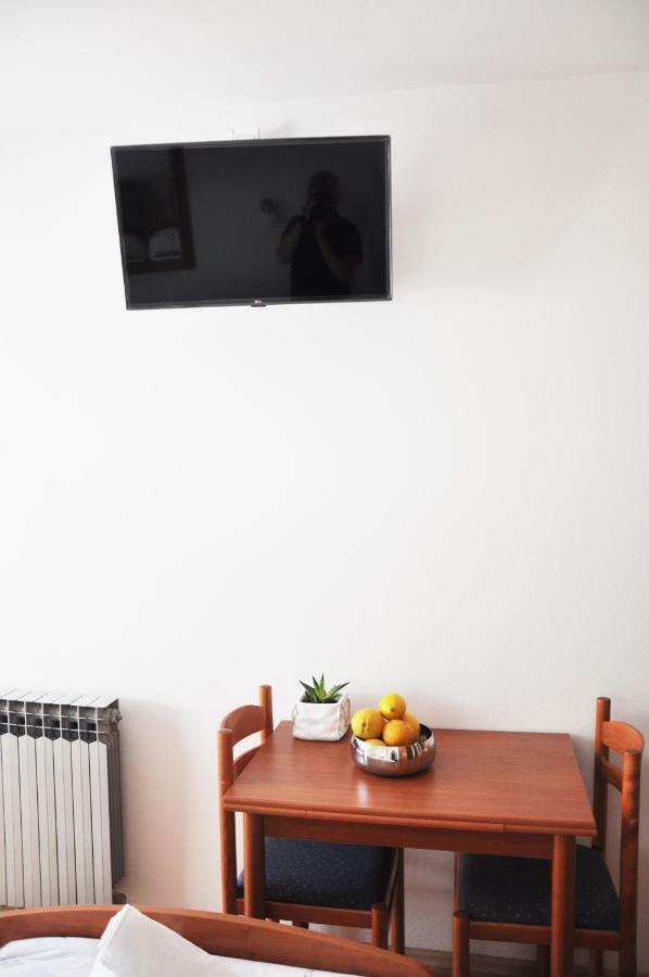 Sunrise Studio Apartments 3 로크바 로고즈니차 외부 사진